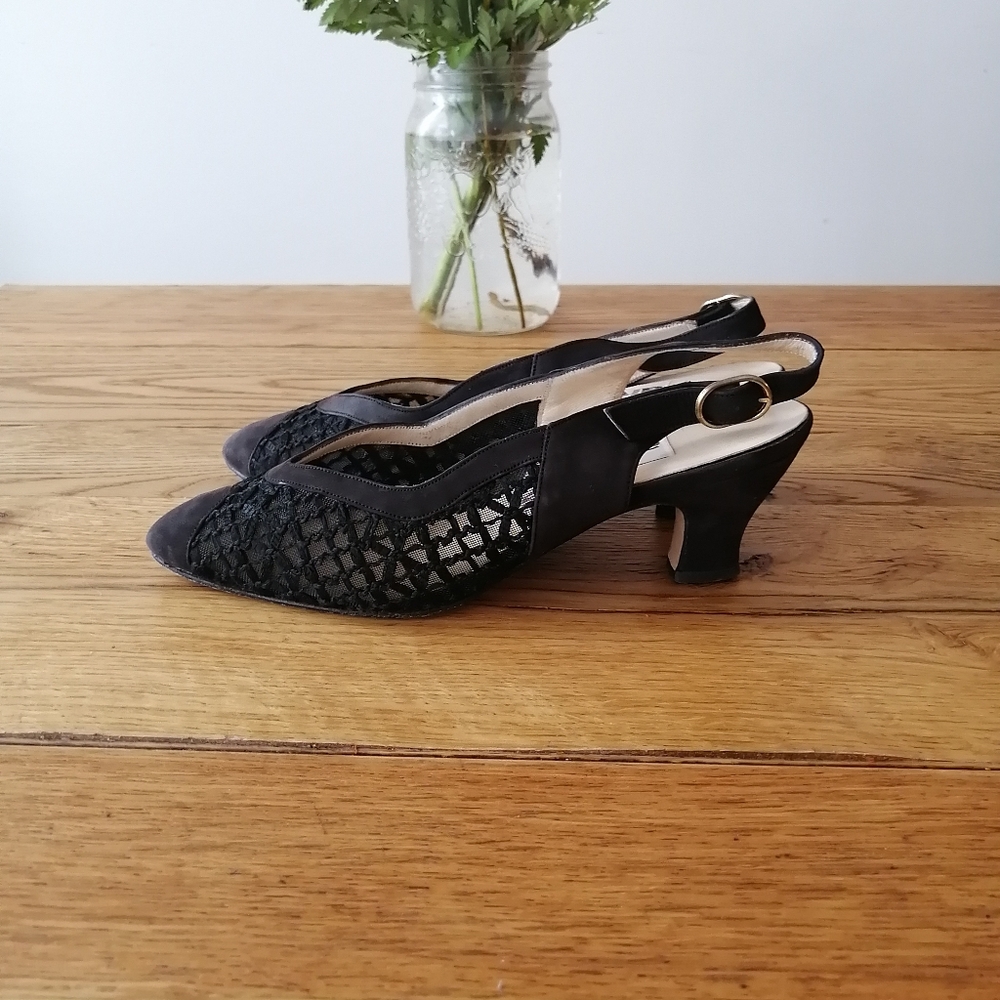Vintage black point toe heels